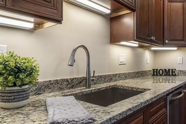 Agawam, MA 01001,1 Sabrina Way #E