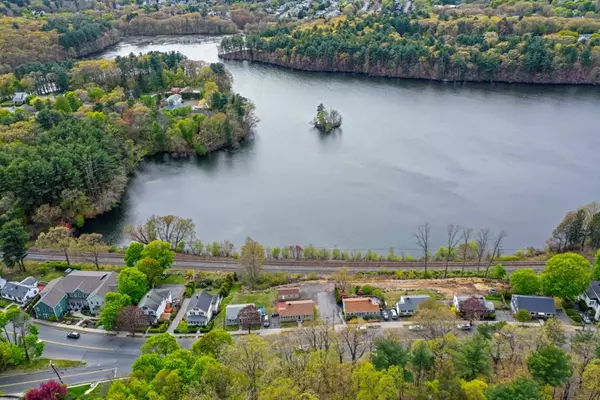 Wakefield, MA 01880,737 Main St