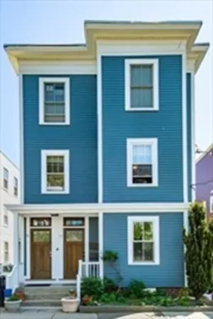 70 Howard St #1, Cambridge, MA 02139