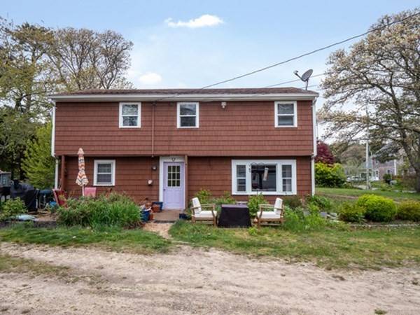 18-22 Worcester Ave, Oak Bluffs, MA 02557