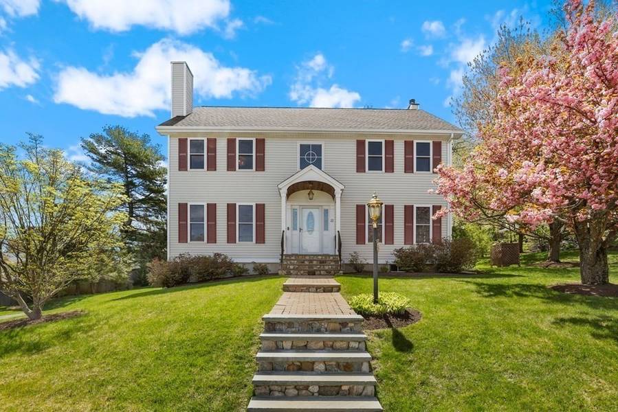 22 Lafayette Place, Woburn, MA 01801