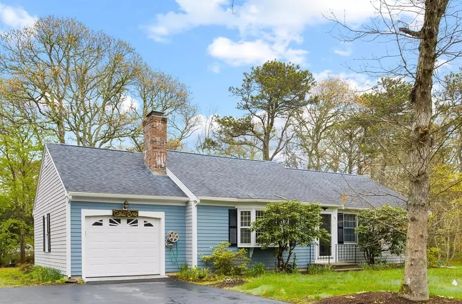 26 Agassiz St, Brewster, MA 02631