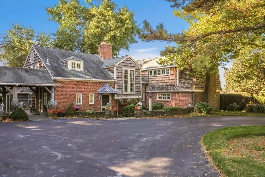 2 Church St, West Newbury, MA 01985