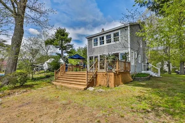 2 Star Ln, Amesbury, MA 01913