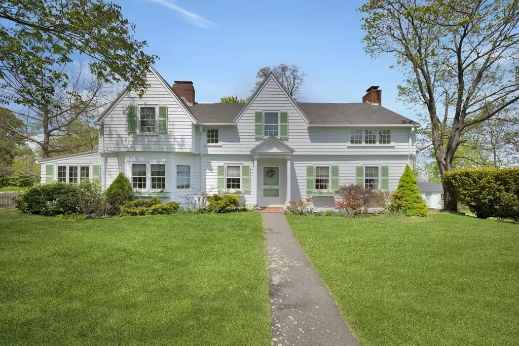 Nahant, MA 01908,6 Cary Street