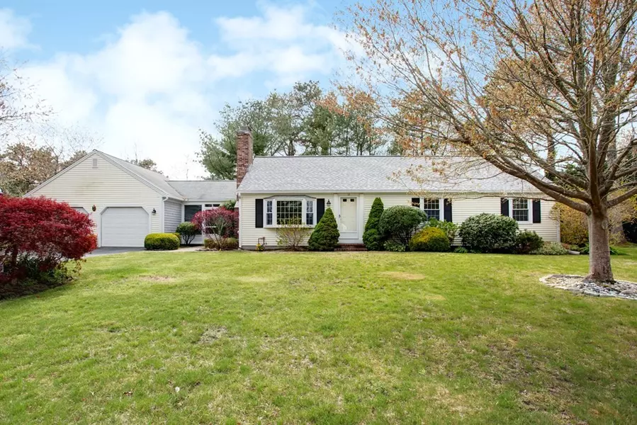 17 Highcrest Ave, Dennis, MA 02641