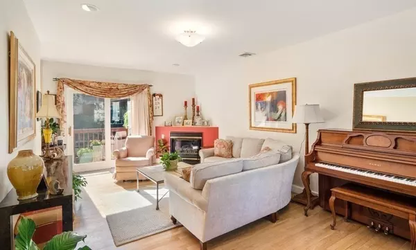 Cambridge, MA 02140,10 Mount Vernon Street