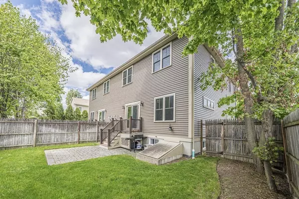 Newton, MA 02458,23 Cook St #23
