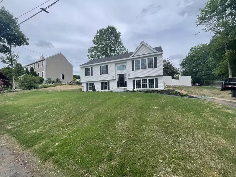 3 Mount View Dr, Clinton, MA 01510