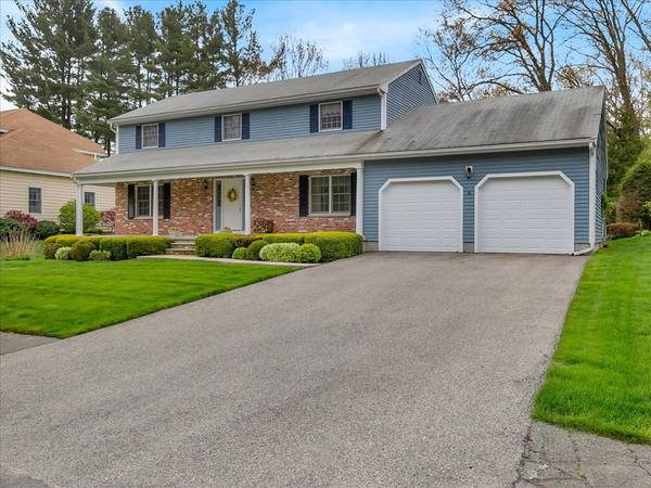 6 College Pond Dr,  Danvers,  MA 01923