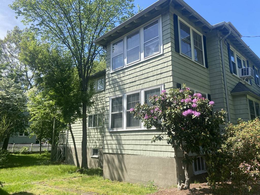 Newton, MA 02459,123-125 Oxford Road