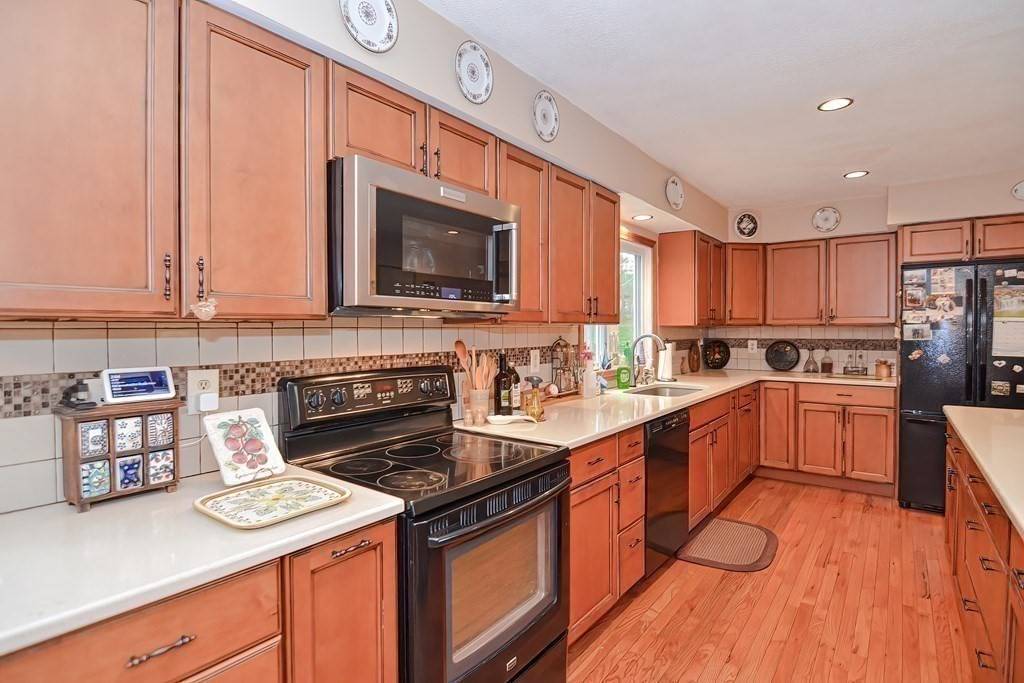 Wrentham, MA 02093,390 West St