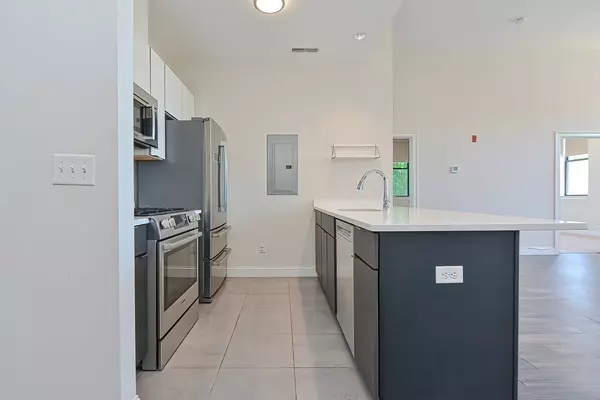 Quincy, MA 02169,1022 Hancock St #112