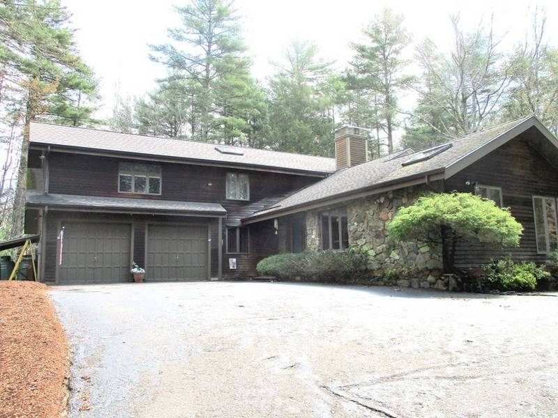 33 Old Stage Road, Hampton Falls, NH 03844