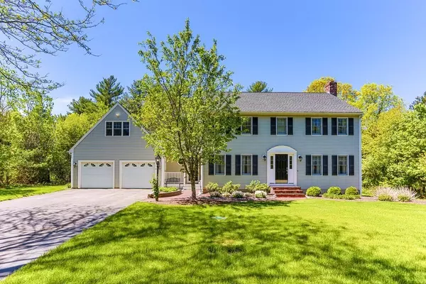 12 Jennifer Ln, Lakeville, MA 02347