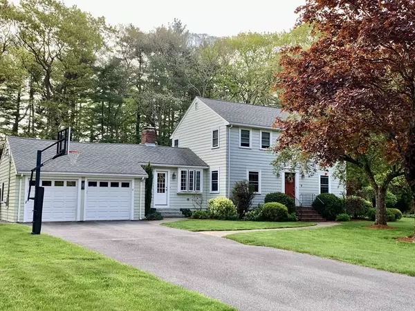 9 Ledgetree Rd, Medfield, MA 02052