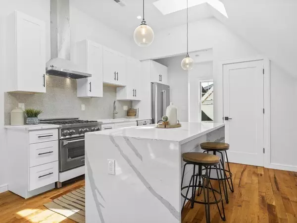 242 Broadway #3, Somerville, MA 02145