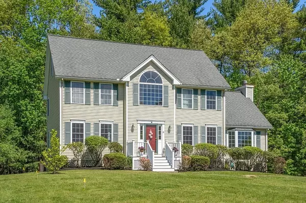 28 Caldwell Drive, Westford, MA 01886