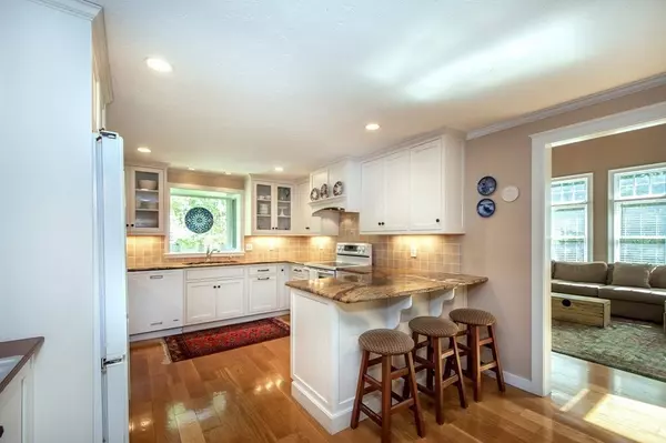 Cohasset, MA 02025,37 Aaron River Rd