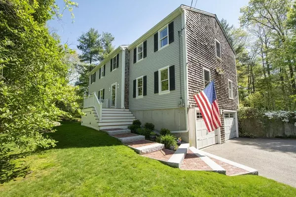 Cohasset, MA 02025,37 Aaron River Rd