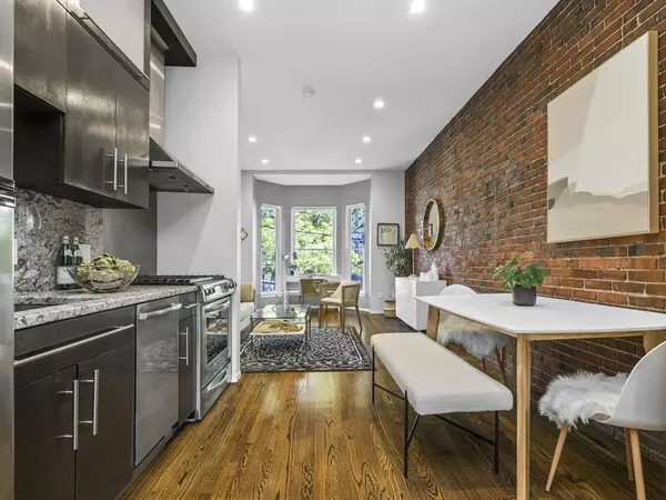 28 Bigelow St #A, Cambridge, MA 02139