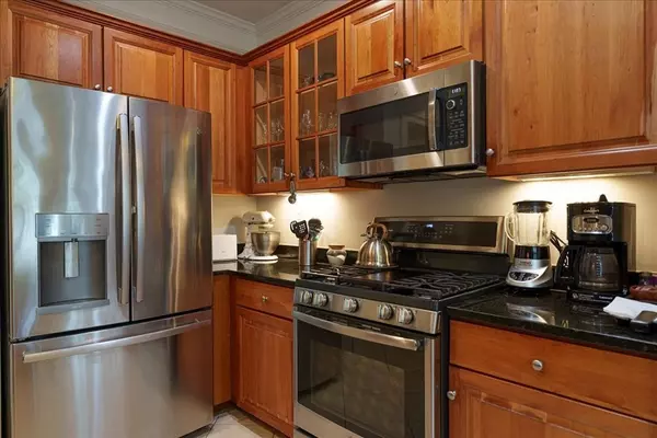 Southborough, MA 01772,17 Admirals Lane #8