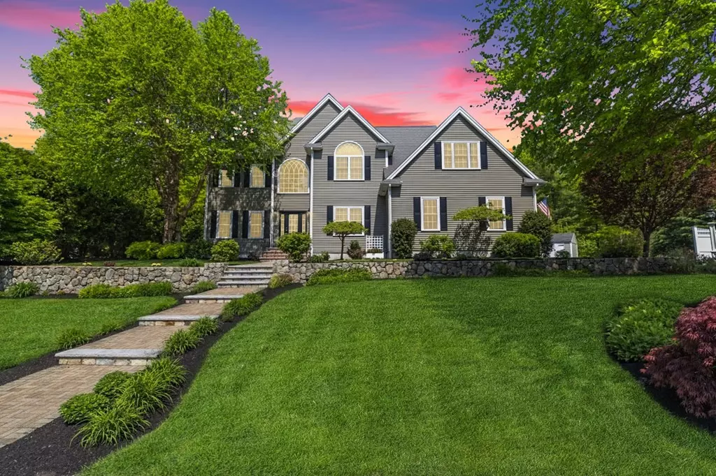 Medway, MA 02053,5 Independence Lane