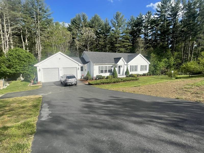 36 Brooks St, Upton, MA 01568