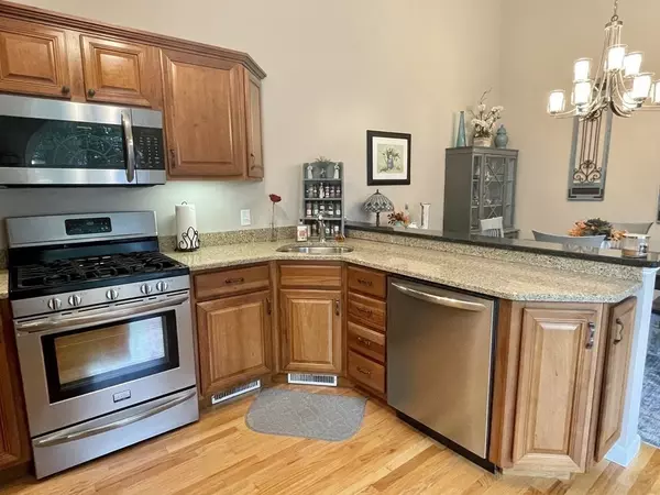 Agawam, MA 01001,145 Brookfield Lane #145