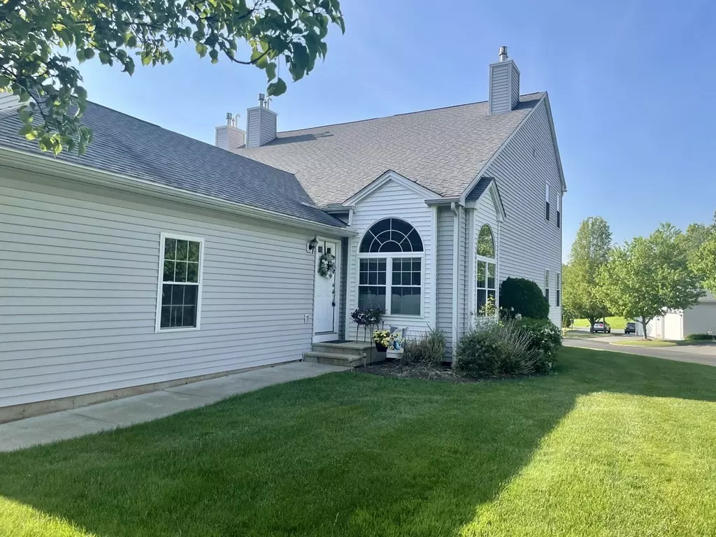 Agawam, MA 01001,145 Brookfield Lane #145