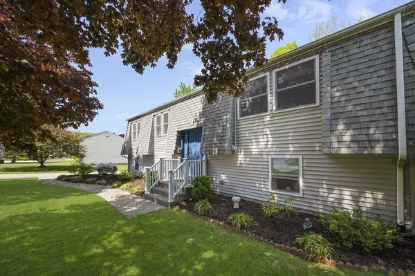 Johnston, RI 02919,19 Sweet Hill Dr