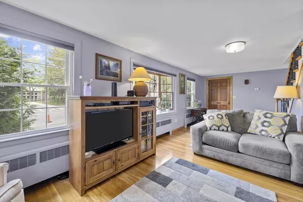 Marblehead, MA 01945,90 Village St