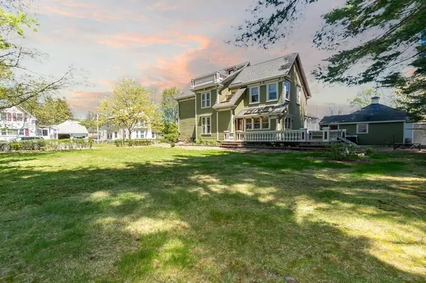 Amesbury, MA 01913,22 Greenwood Street