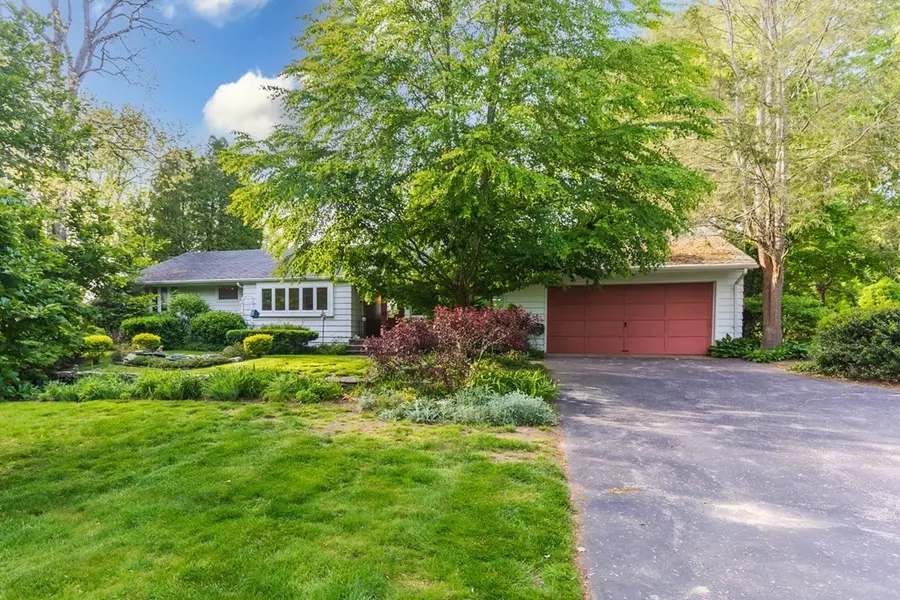 32 River St, Raynham, MA 02767