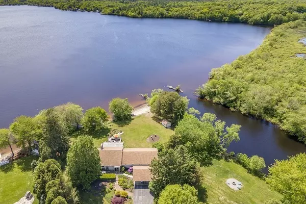 23 Parkhurst Dr, Lakeville, MA 02347