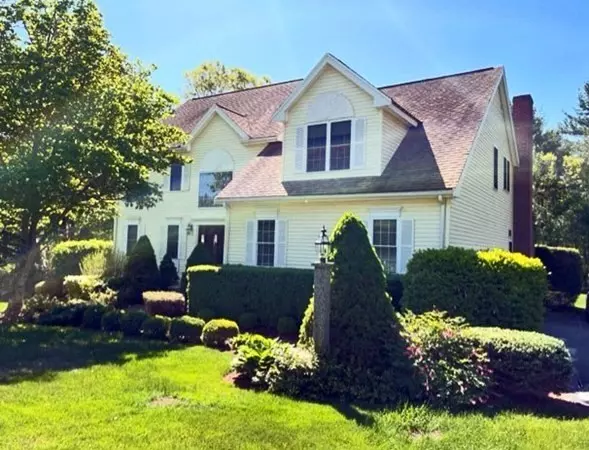 14 Vincent Road, Mendon, MA 01756