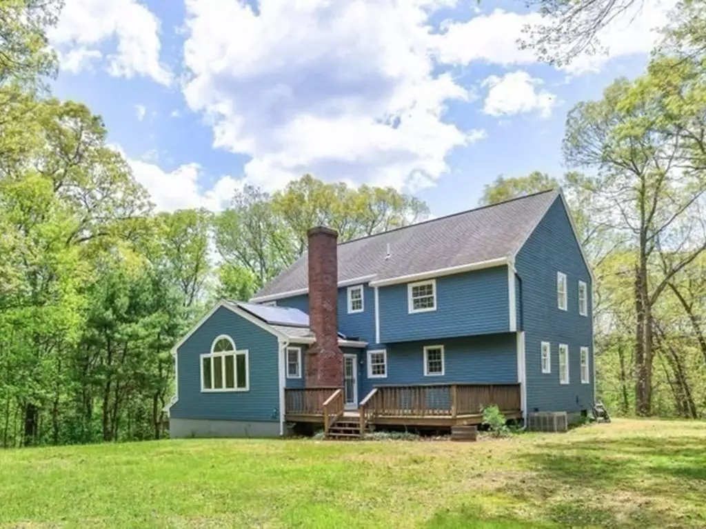 Southborough, MA 01772,16 Fisher Rd