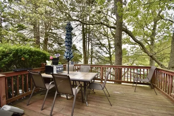 Wareham, MA 02532,8 Gray St