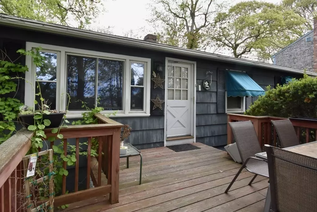 Wareham, MA 02532,8 Gray St