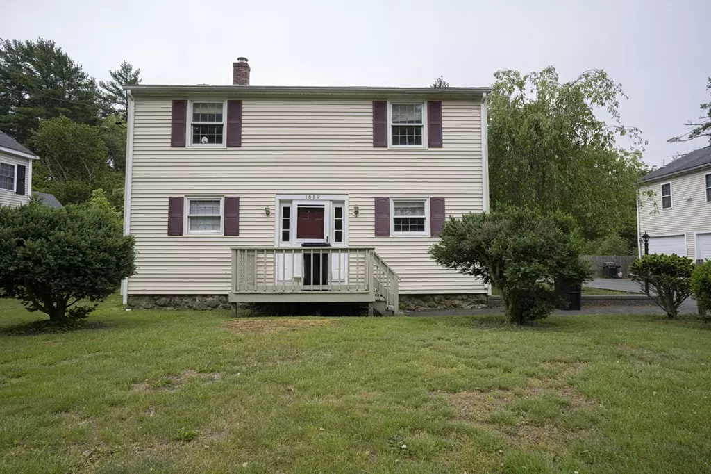 East Bridgewater, MA 02333,1689 Central St