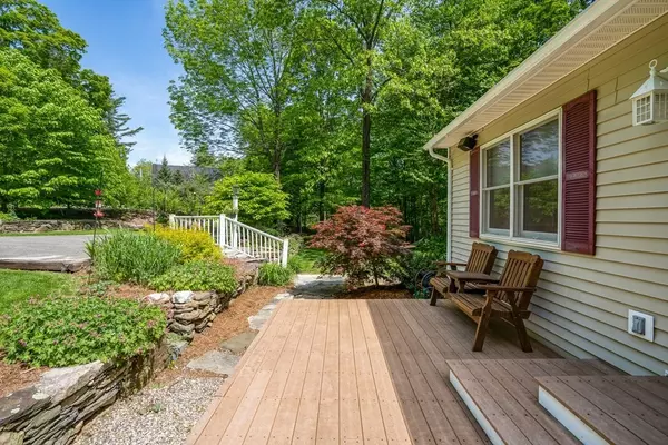 Westhampton, MA 01027,253 Kings Hwy