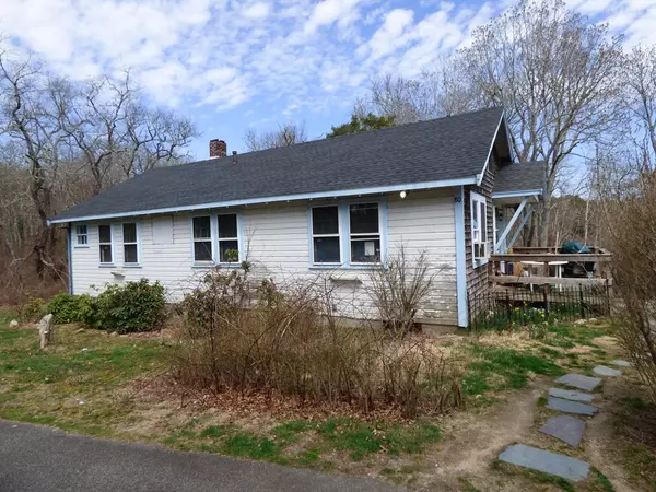 80 Acadia Dr, Barnstable, MA 02648