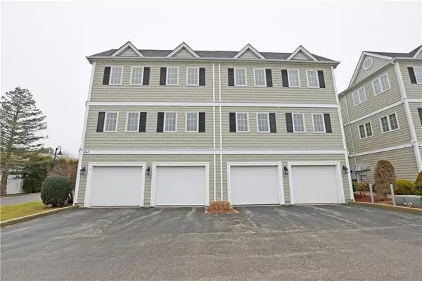 663 Metacom Ave #4, Bristol, RI 02809