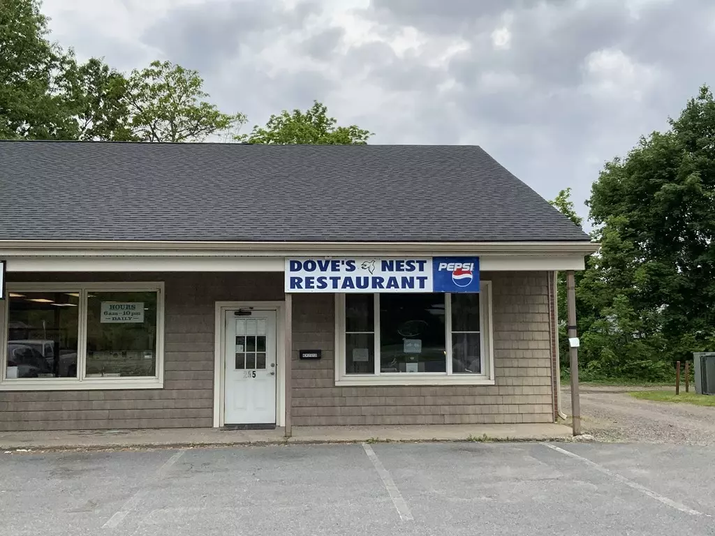 Sunderland, MA 01375,285 Amherst Road