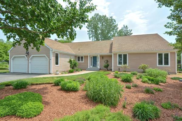 19 Indian Meadow Dr, Northborough, MA 01532