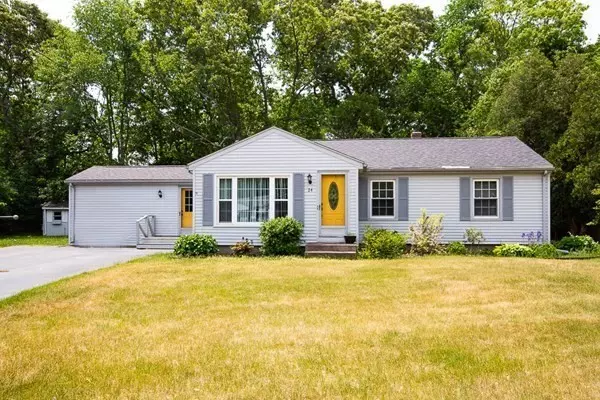 24 Barberry Dr, Seekonk, MA 02771