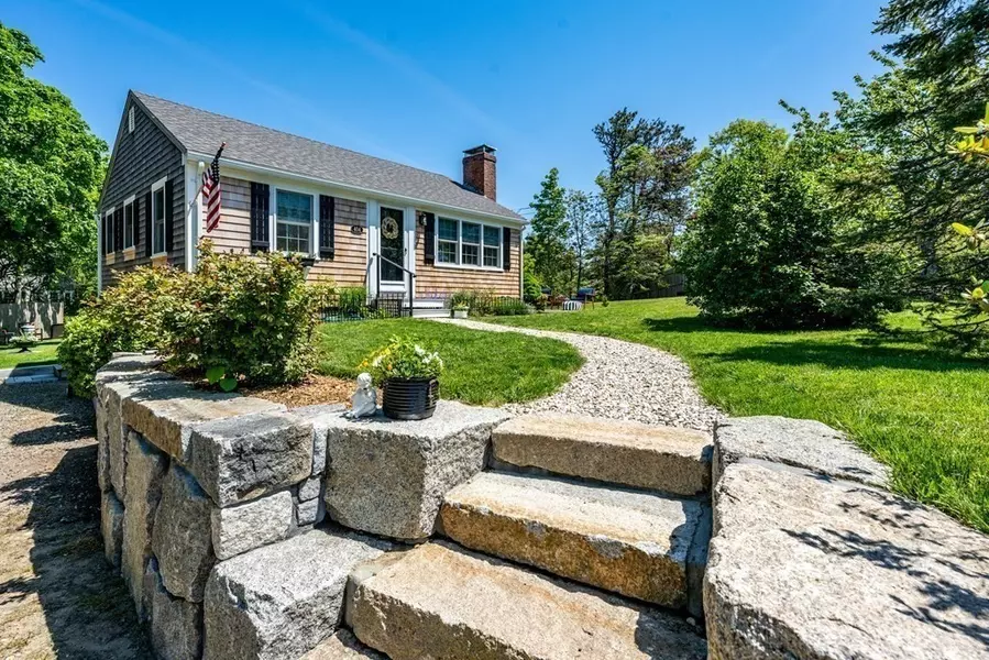 404 Crowell Rd, Chatham, MA 02650