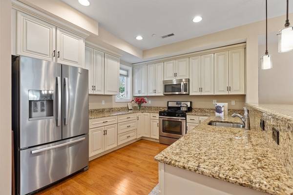 2304 Juniper Circle #2304, North Andover, MA 01845