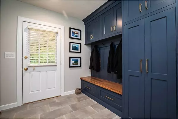 Lincoln, MA 01773,7 Oakdale Lane