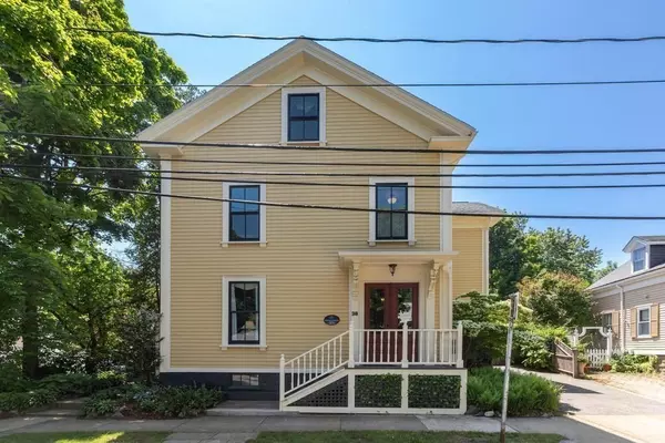 38 Russell St, Arlington, MA 02474